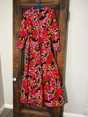 70s Women's Floral Maxi Dress in Black with Pink & Red Blooms hippy chick